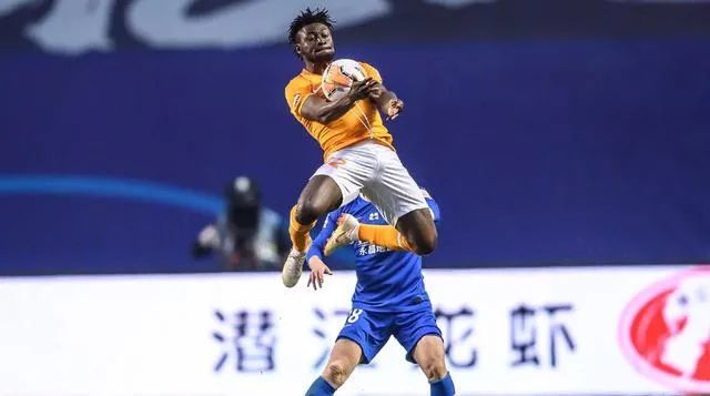  中场核心伤愈，回归首战传射建功