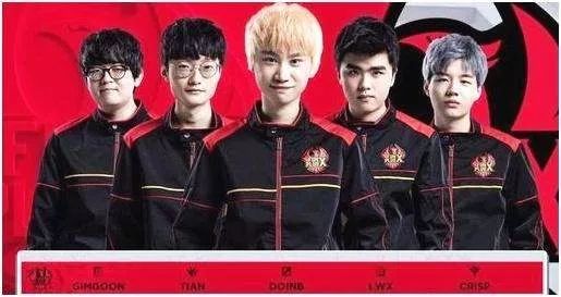  电竞选手沉着应战彰显大将风范