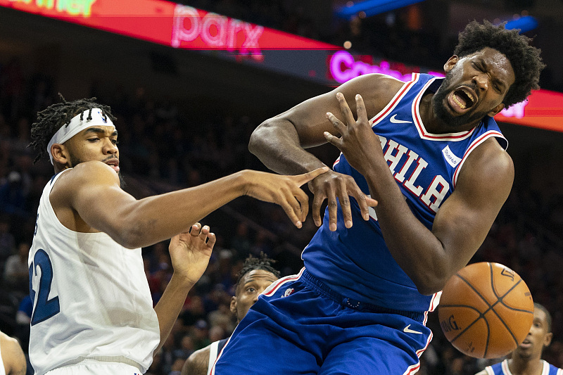  恩比德统治攻防两端76人轻取魔术