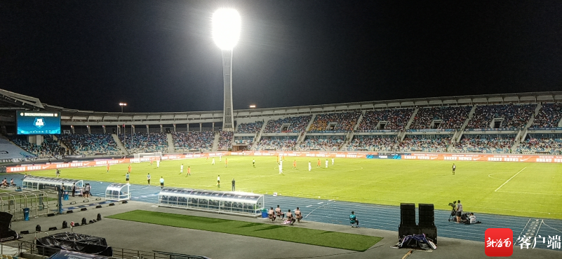  夜间灯光球场投入使用，延长训练时间助力选手备赛  