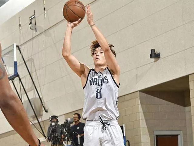  篮球战术板上见真章，教练斗智决胜负