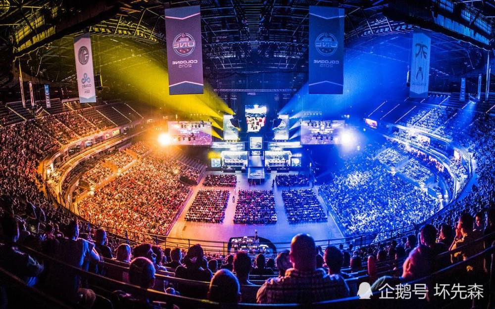  电竞选手昼夜备战，冲刺赛季最终冠军