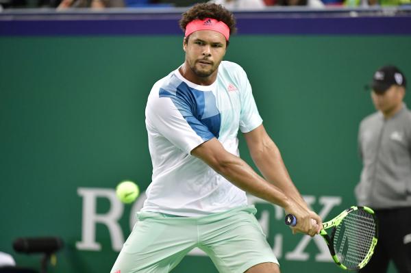  纳达尔伤愈复出首秀告捷展现王者风范